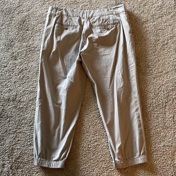 Loft Cropped Pants Elastic-Gathered at the Cuffs- Stone Color size 8 - Picture 6 of 9
